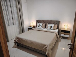 2 bedrooms, iron/ironing board, WiFi, bed sheets - Charming 2-bedroom apartment in Flic en Flac. 10 min walk to white sandy beach. (Flic en Flac)