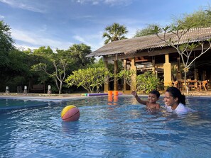 Utomhuspool