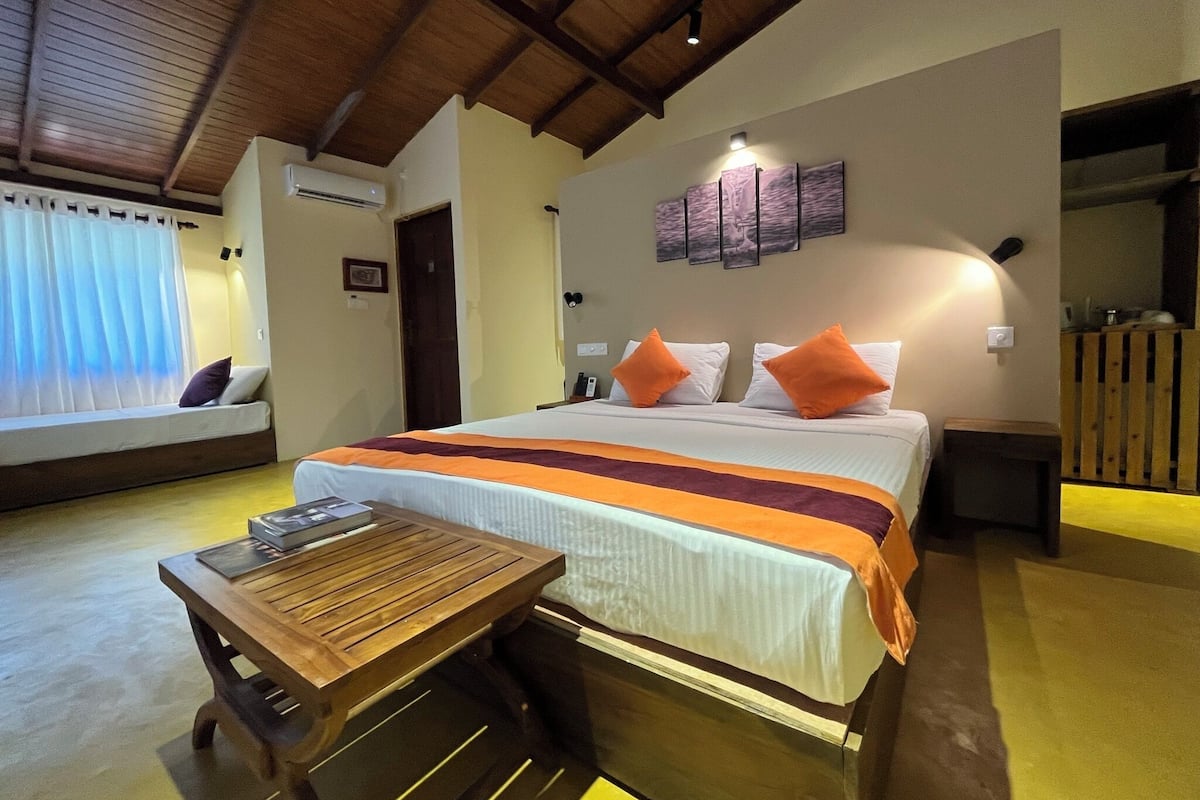 Individually furnished, desk, soundproofing, bed sheets