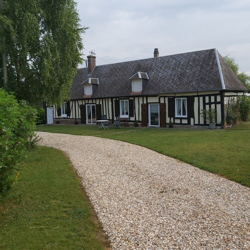 Maison Ă la campagne, cotĂ© forĂȘt