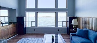 South Whidbey waterfront escape w/ large patio & stunning views