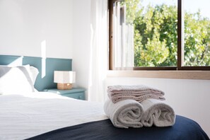 5 chambres, fer et planche à repasser, accès Internet, draps fournis