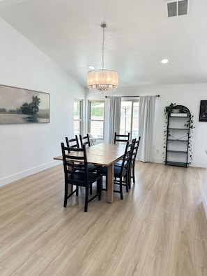 Dining - Relaxing Pool & Spa Retreat (Lake Elsinore)