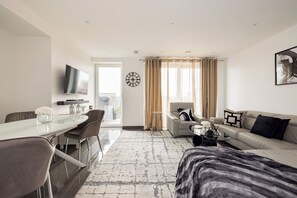 Smart TV - 2 Bed Luxury Shard View Southwark London Eye Waterloo + Gym (London)