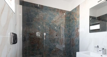 Suite 3 - Camera matrimoniale con Bagno Privato