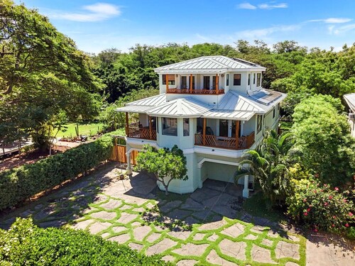 3 Story House - Sleeps 16+ Whole House - steps to the Beach-Shore!