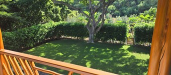 3 Story Ocean Luxury House - Sleeps 20+ Whole House - steps to the Beach-Shore!