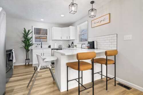 Game Room Retreat with Firepit + Gym + Sleeps 12