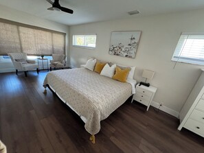 4 chambres, fer et planche à repasser, lit parapluie, Wi-Fi