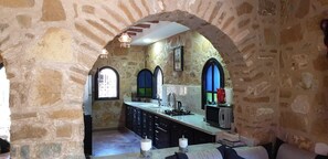 Microwave, oven, stovetop - Charming villa DAR FARAH located between Agadir and Taghazout (Agadir)