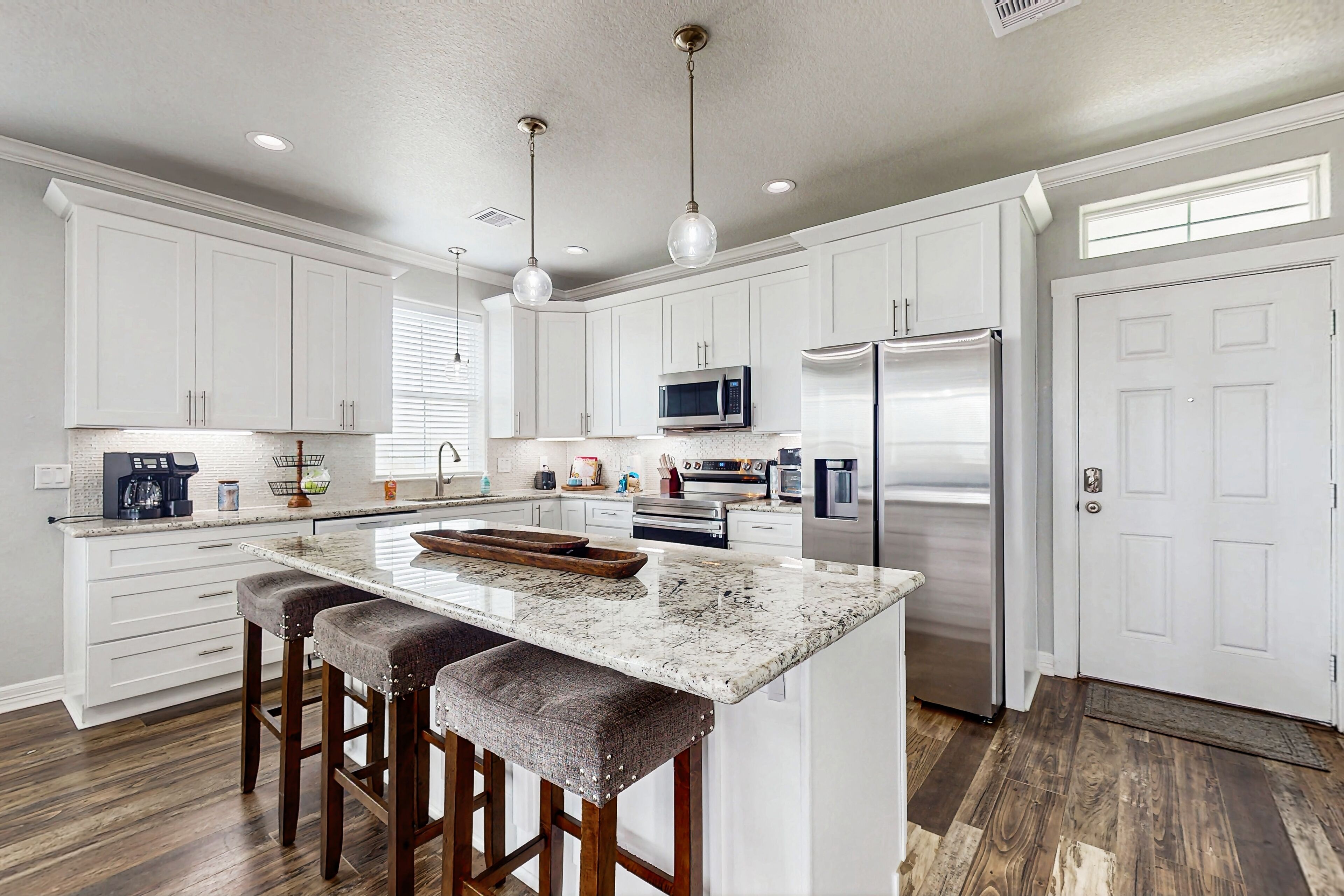 冰箱、微波炉、烤箱、炉灶