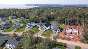 Exterior - Casa Bonita PEI – Spacious & Dog-Friendly, Minutes to Charlottetown, Beach, Golf (Stratford)