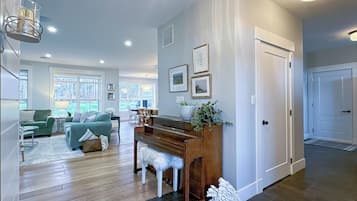 Smart TV, fireplace, computer monitors, printers