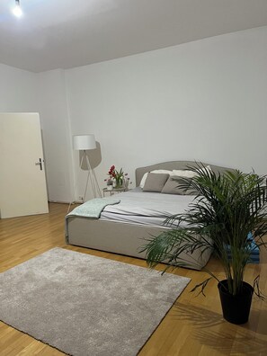 2 Schlafzimmer, Schreibtisch, kostenloses WLAN, Bettwäsche
