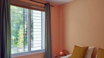 3 slaapkamers, een strijkplank/strijkijzer, wifi, beddengoed