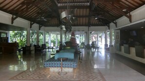 Lobby - VILLA APARTMENT 3 BEDROOMS SWIMMING POOL 300 M BEACH (Bali)