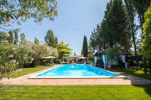 Villa Teresa Anastasia 25 Minutes from Rome