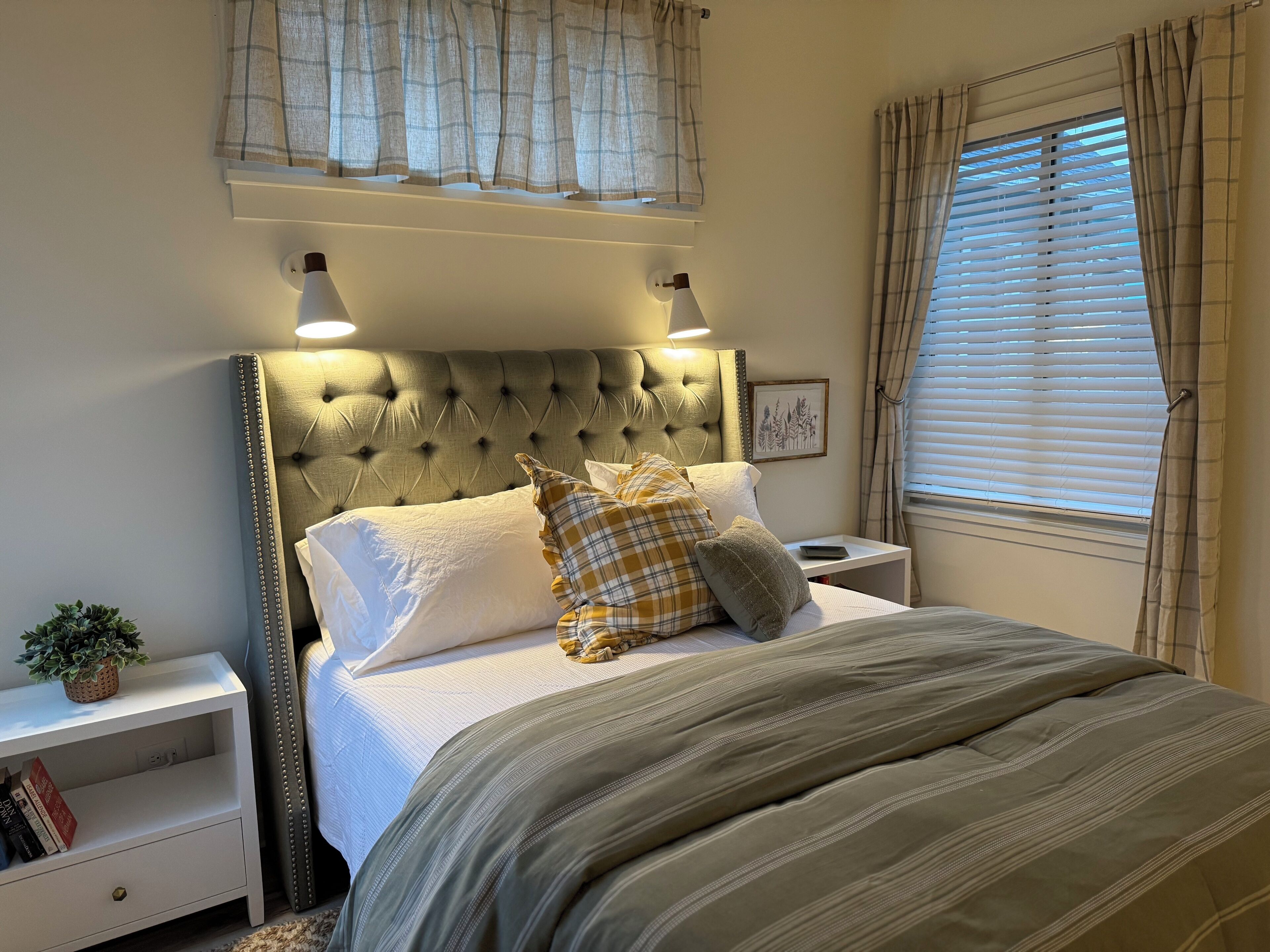 2 bedrooms, in-room safe, iron/ironing board, WiFi