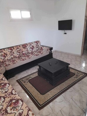 TV - Super spacious T2 in the heart of Bizerte (Banzart)