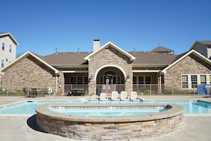 Pool - "Spacious 4-Bedroom Apartment in the Heart of Warrensburg near UCM! (Warrensburg)