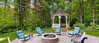 Unique wooded oasis with jacuzzi, sauna, pool, game room - near Keuka Lake