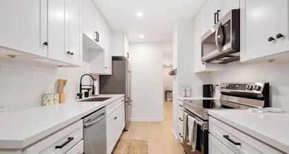 Spacious 2BR w/ Fast Wi-Fi + Parking in El Cajon