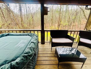 Terrace/patio - Charming Cozy Cabin in a PEACFUL MOUNTAIN setting w HOTTUB! Close to PigeonForge (Seymour)