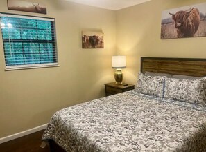 2 slaapkamers, een strijkplank/strijkijzer, gratis wifi, beddengoed