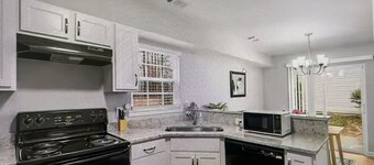 Peaceful Retreat Close to Avalon/ Halcyon