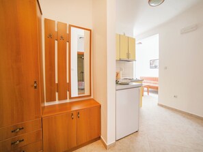 Classic Apartment, Balcony, Partial Sea View