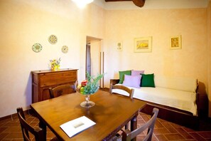 Interior - First floor apartment with 1 double bedroom (Toscana)