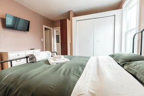4 bedrooms, WiFi, bed sheets