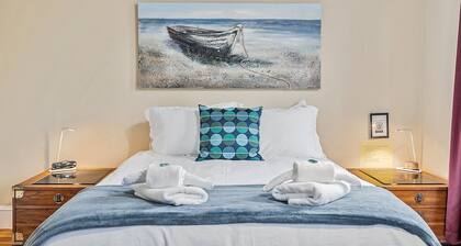 NEW - Mainline Train, Colleges, Hospital