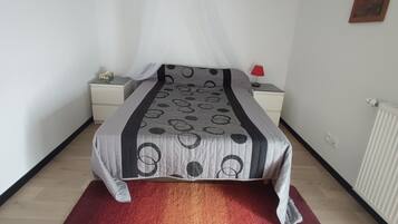 2 chambres, fer et planche Ă repasser, Wi-Fi, draps fournis