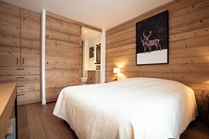 2 bedrooms, iron/ironing board, WiFi, bed sheets - Chamois Blanc - Ideal for families (Megève)