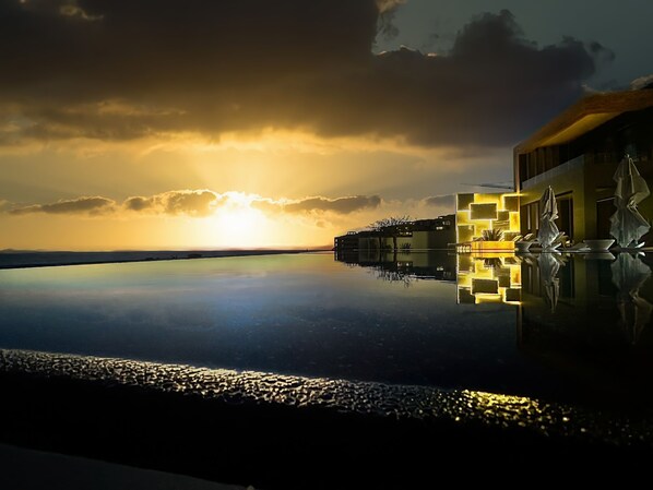 Pool - Luxury Oceanfront Villa in Cabo. 7BR, 7.5BA & Pool Bath. Golf & Nobu on resort (Cabo San Lucas)