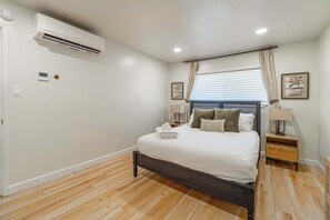 Unclassified image, 5 of 16, button