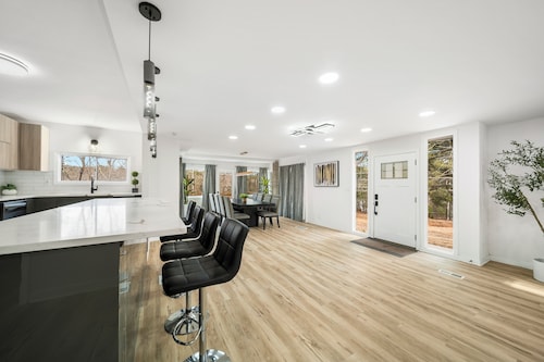 Convenience location Spacious Cleaning in Lawrenceville