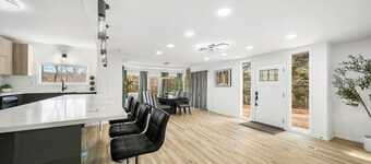 Convenience location Spacious Cleaning in Lawrenceville