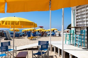 Beach - Apartment in portion of villa with beach. (Lazio)
