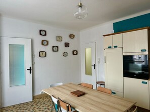 Dining - Large house 6 persons near Chambord- Air conditioning-Terrace (Saint-Claude-de-Diray)