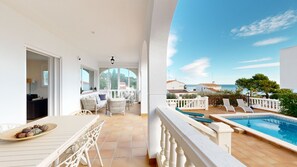 Outdoor dining - Zen del Mar  villa with amazing sea view (El Perelló)