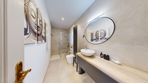 Shower, towels - Zen del Mar  villa with amazing sea view (El Perelló)