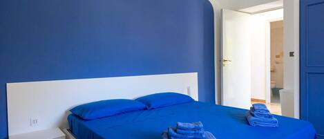 2 dormitoris, planxa i posts de planxar, wifi i roba de llit