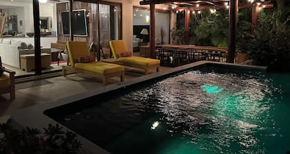 Coral 2 Beautiful oceanfront Villa in Punta Esmeralda, Cruz de Huanacaxtle.