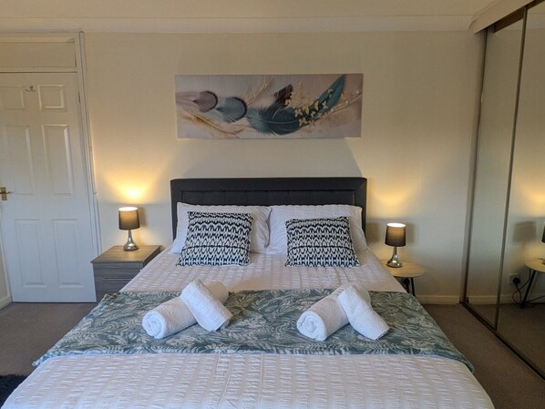 3 bedrooms, iron/ironing board, free WiFi, bed sheets