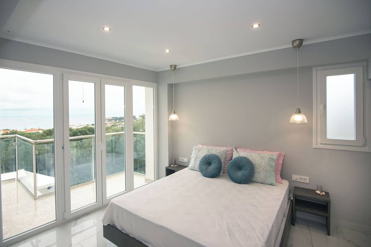 Apartament de luxe, 3 dormitoris, balcó, vistes a l'oceà | 2 dormitoris, roba de llit d'alta qualitat i decoració individual