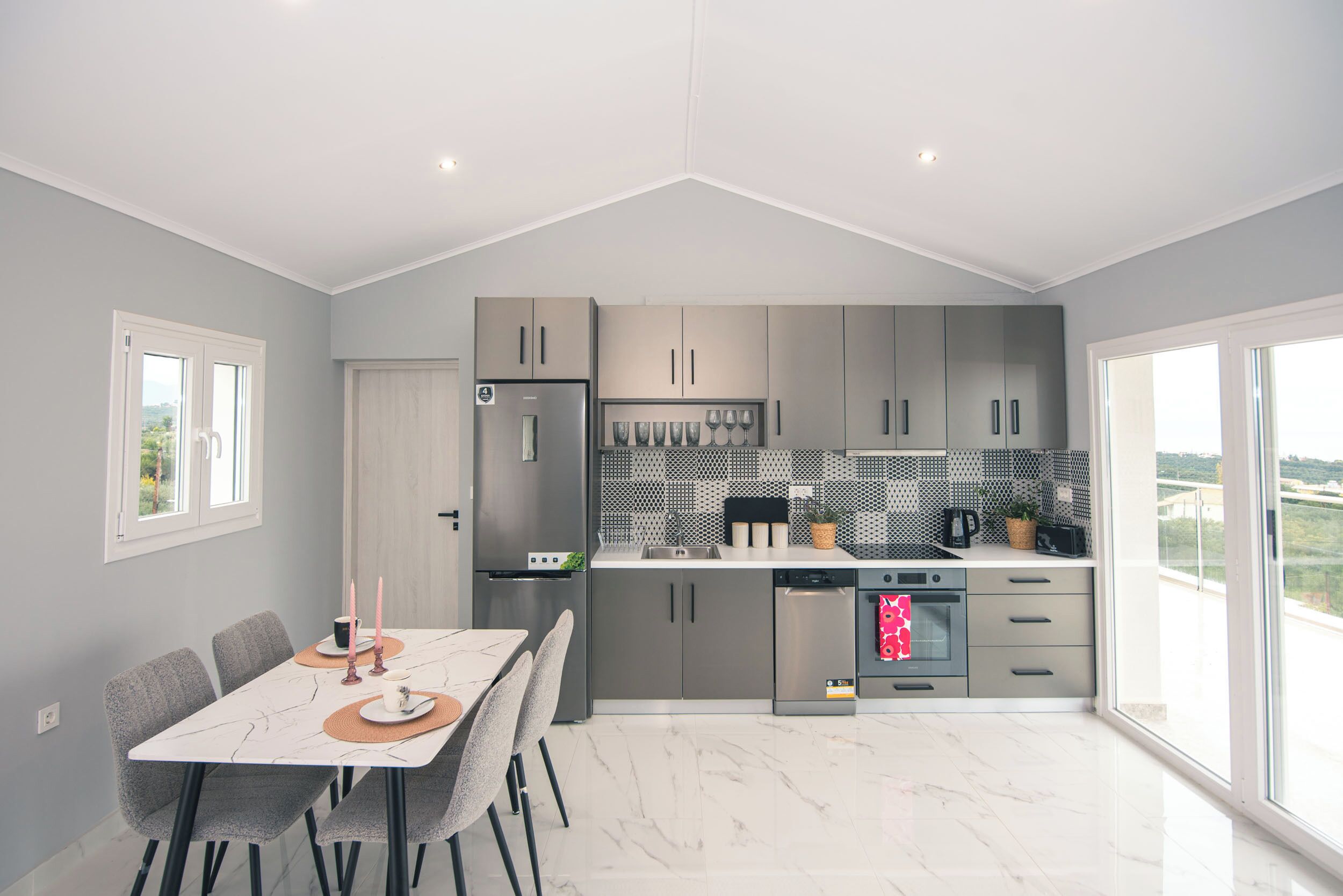 Luxury-Apartment, Balkon, Meerblick | Wohnbereich