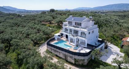 Gigi Star Luxury ApartVilla with Pool, Sea View