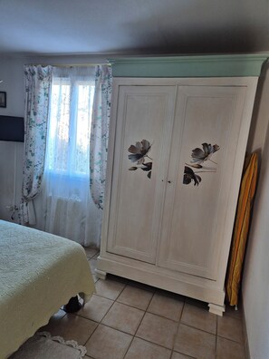 1 bedroom, iron/ironing board, WiFi, bed sheets - Charming 2-room apartment (REGUSSE)